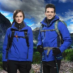 Ġakketta tal-irġiel tax-xitwa li ma jgħaddix ilma minnha